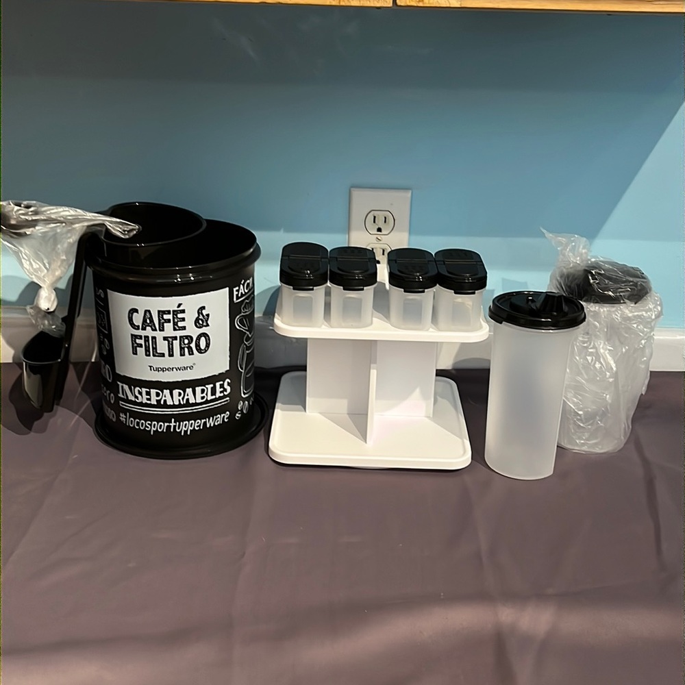 New TUPPERWARE KITCHEN PANTRY BUNDLE